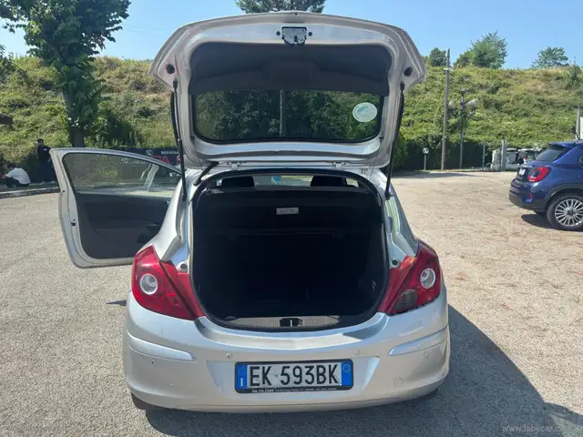 Opel Corsa view 14
