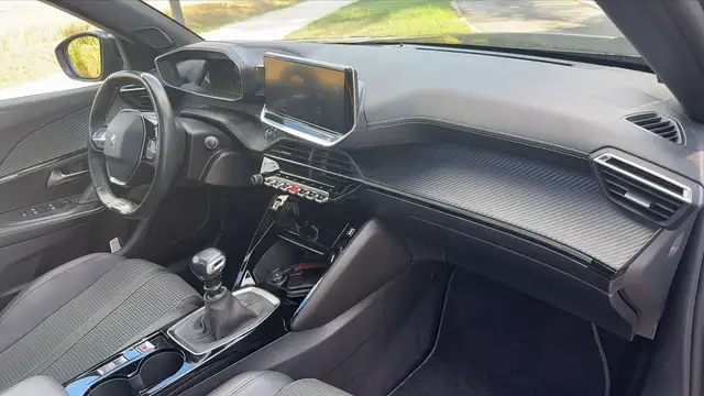 Peugeot 2008 view 10