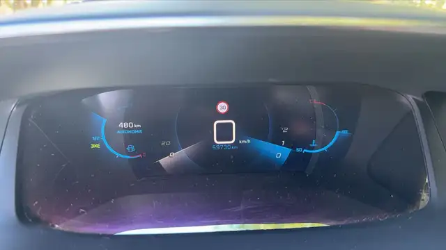 Peugeot 2008 view 12
