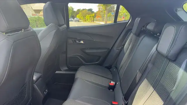 Peugeot 2008 view 9