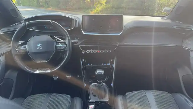 Peugeot 2008 view 11