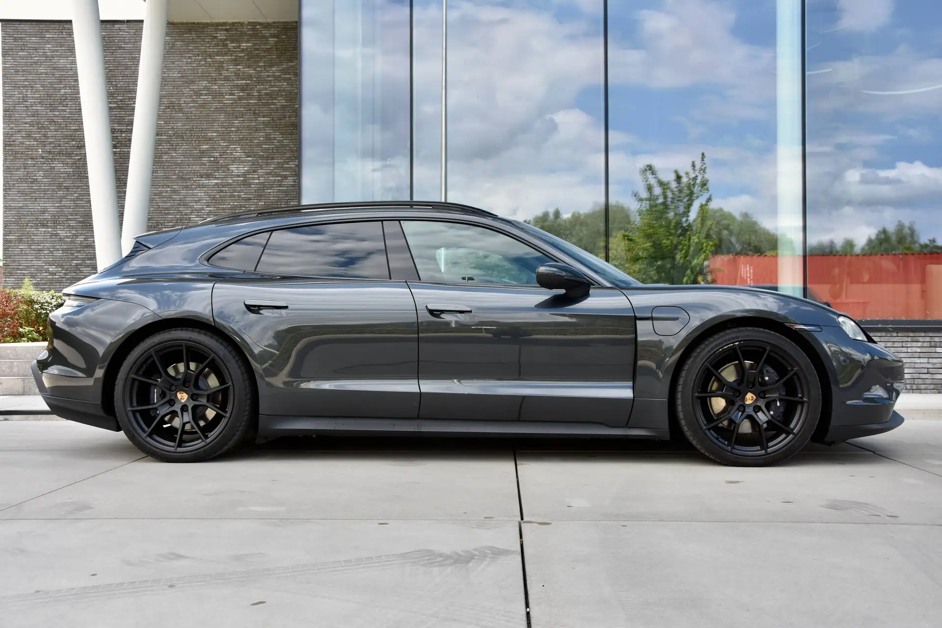 Porsche Taycan 4S 2024 블랙 사진 5