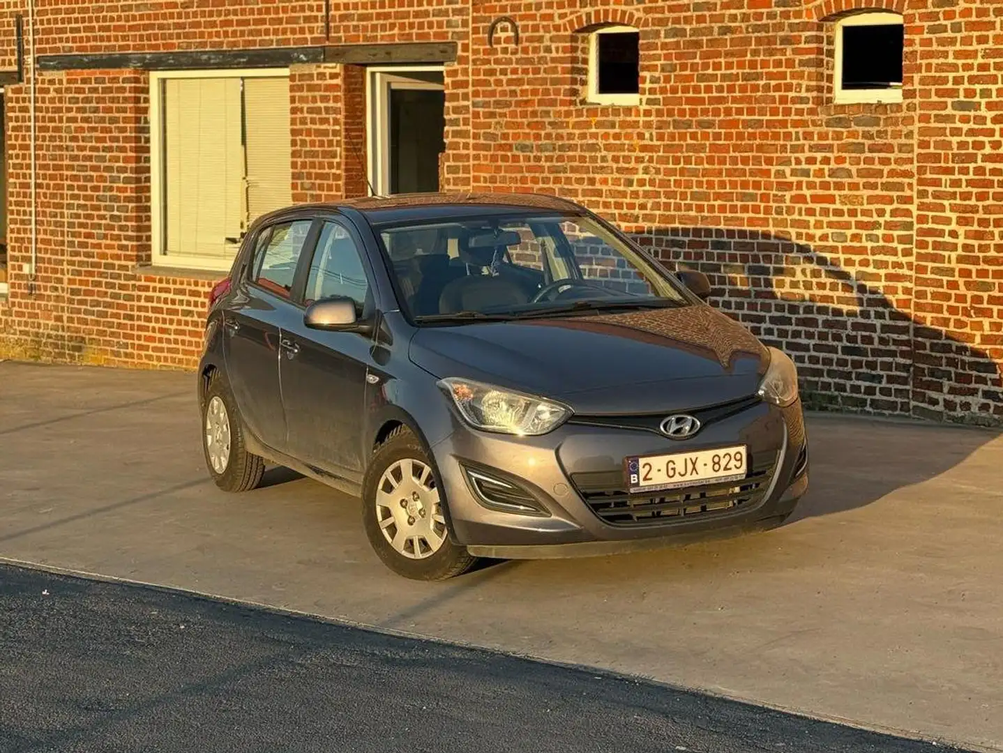 Hyundai i20 i20 1.2i Move Gris - 2