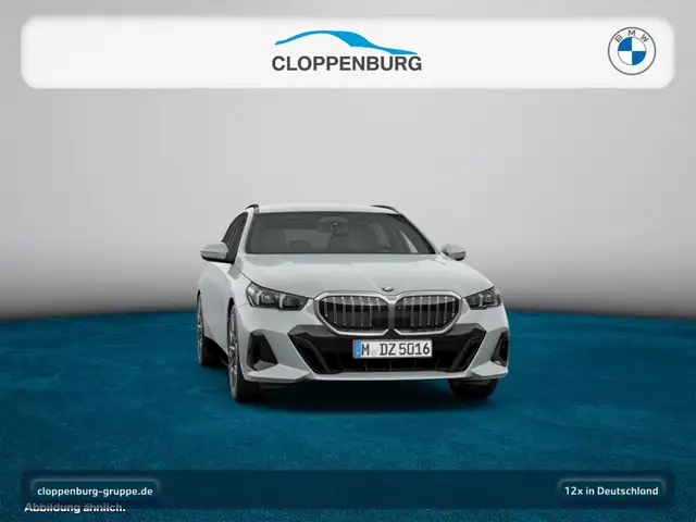 BMW 5 Series view 11