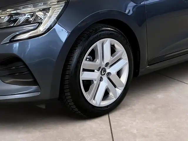 Renault Clio view 15