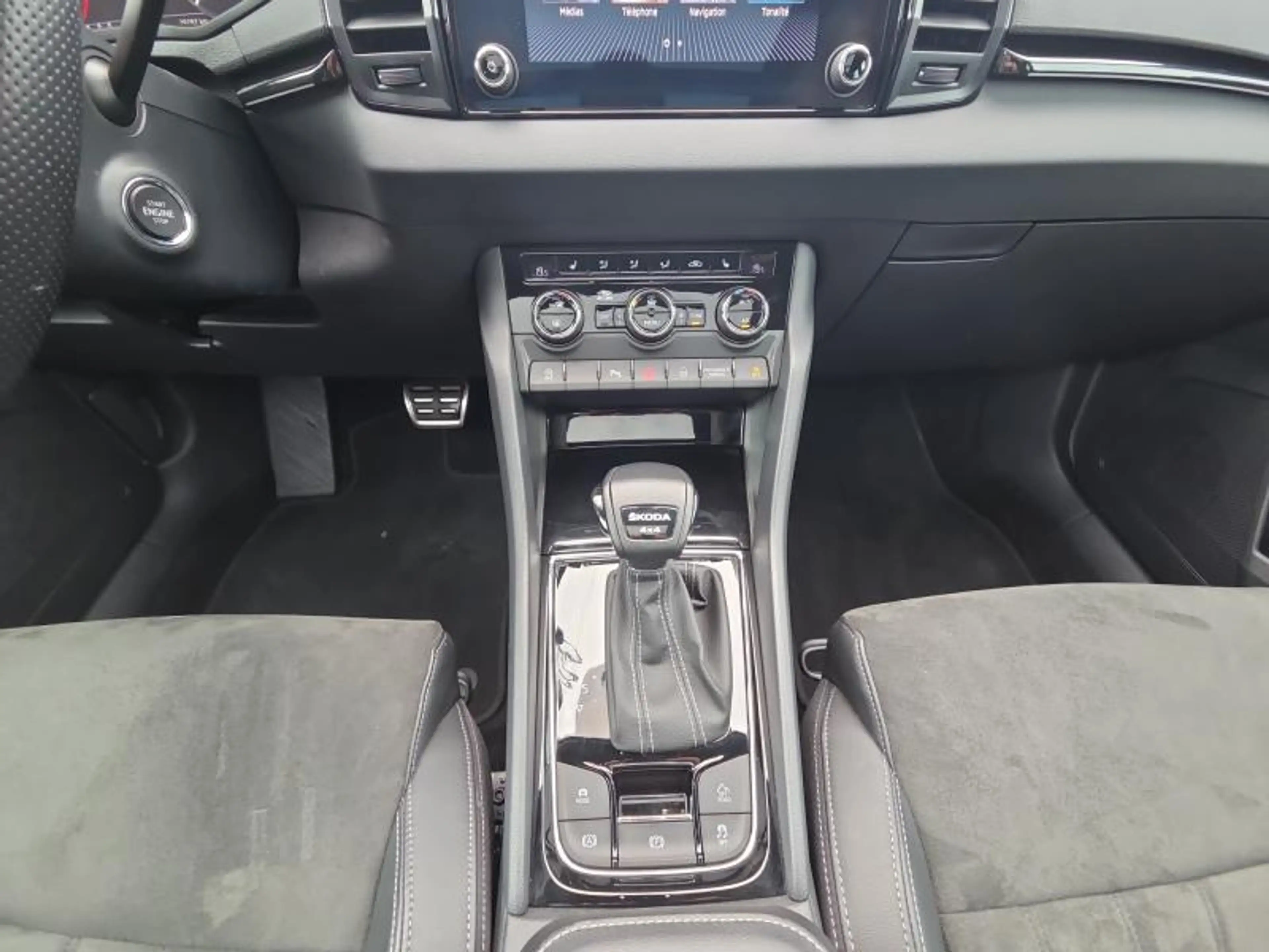 Skoda Karoq 2.0 TSI 4x4 Sportline / Essence — photo 9