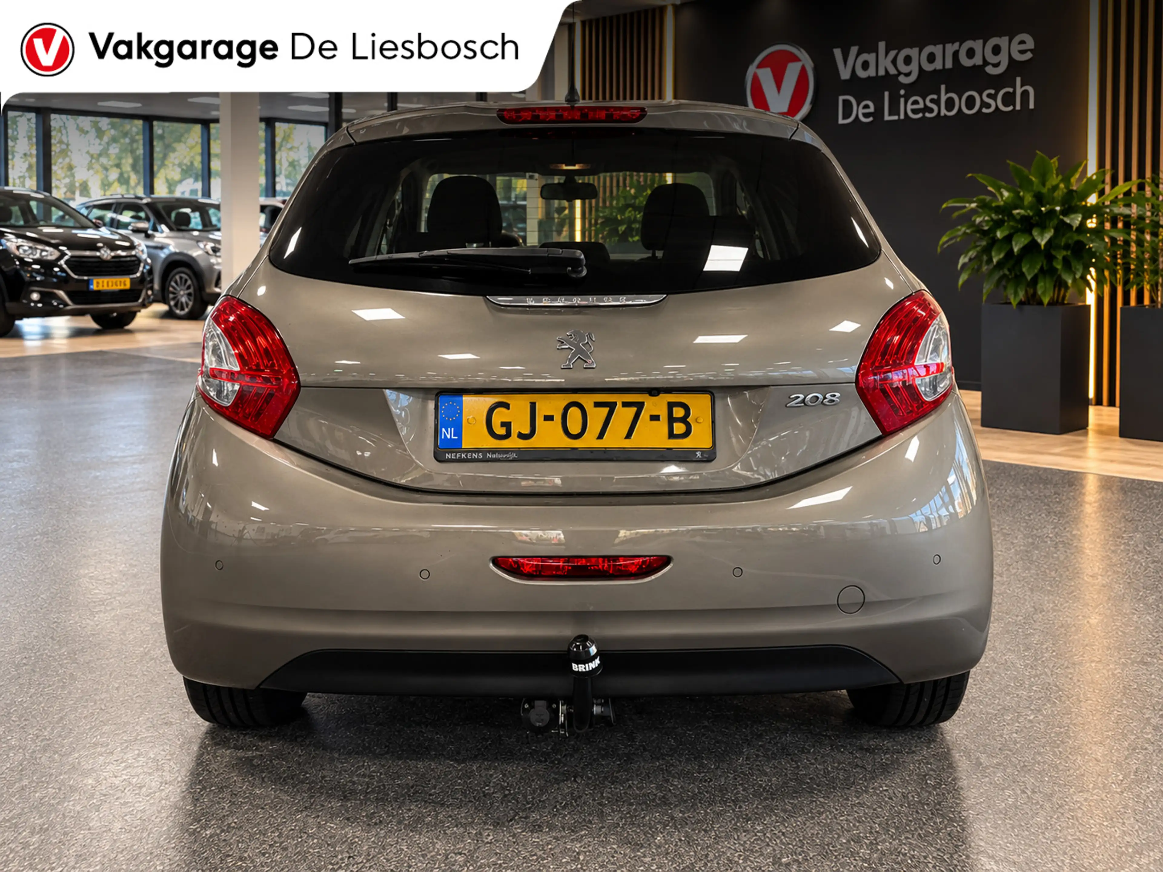 Peugeot 208 1.2 PureTech Style Pack/airco/navi/trekhaak/boeken — photo 3