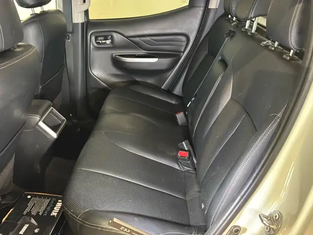 Mitsubishi L200 view 12