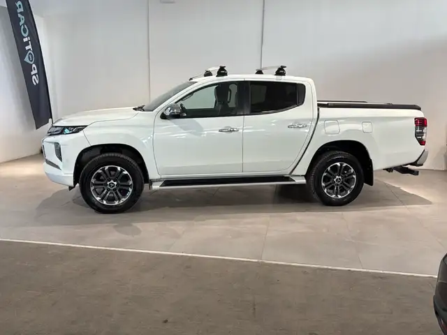 Mitsubishi L200 view 7
