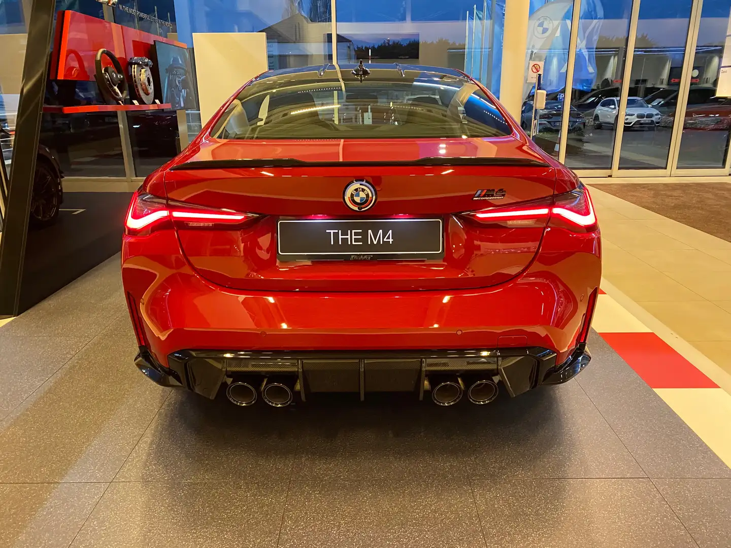 BMW M4 M4 Coupé 3.0 AS Competition M xDrive OPF Rood - 2