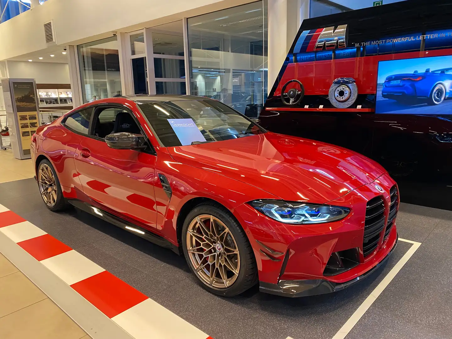 BMW M4 M4 Coupé 3.0 AS Competition M xDrive OPF Rood - 1