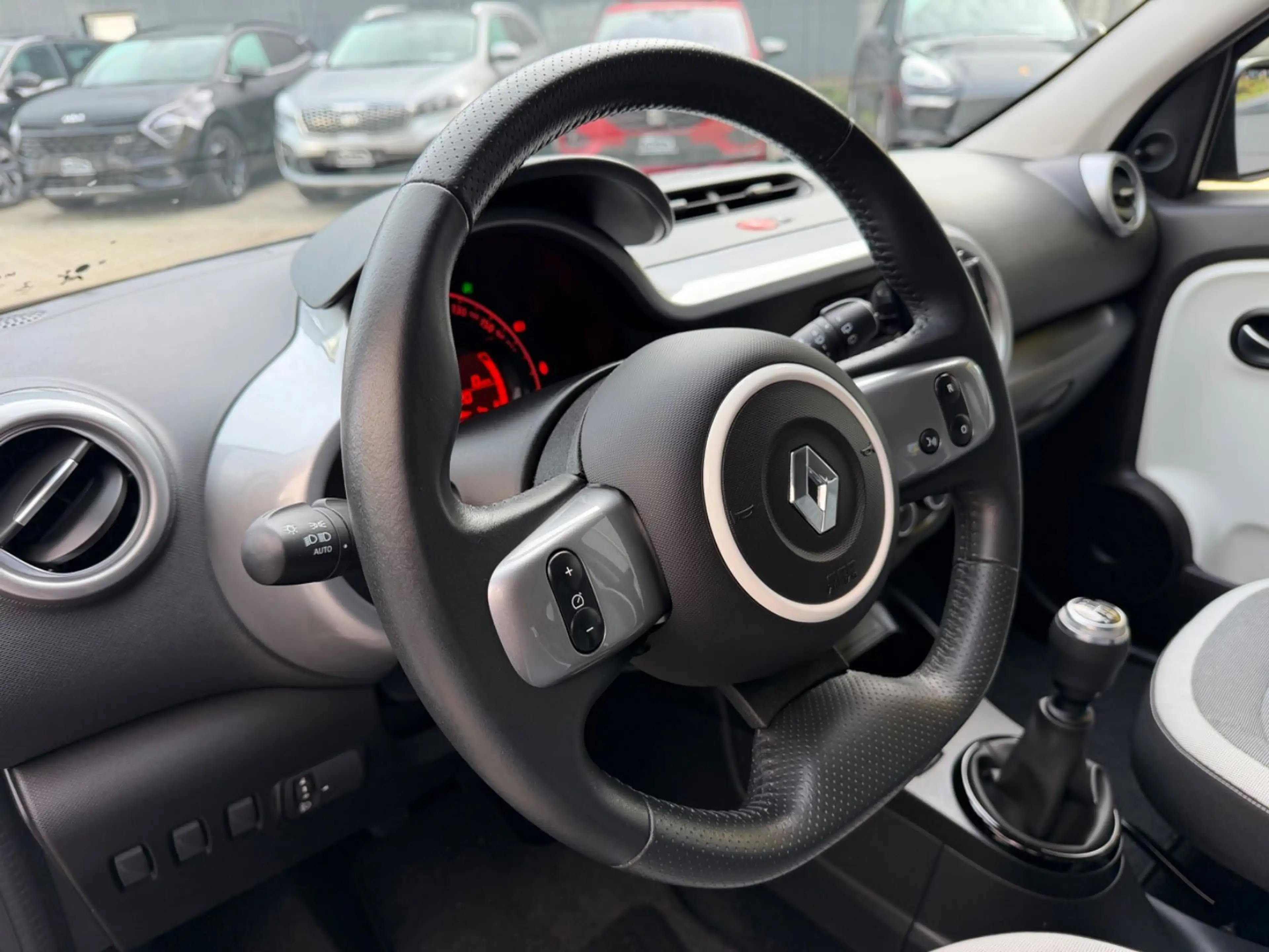 Renault Twingo Zen/KLIMA/TEMPOMA/USB/13000KM — photo 15