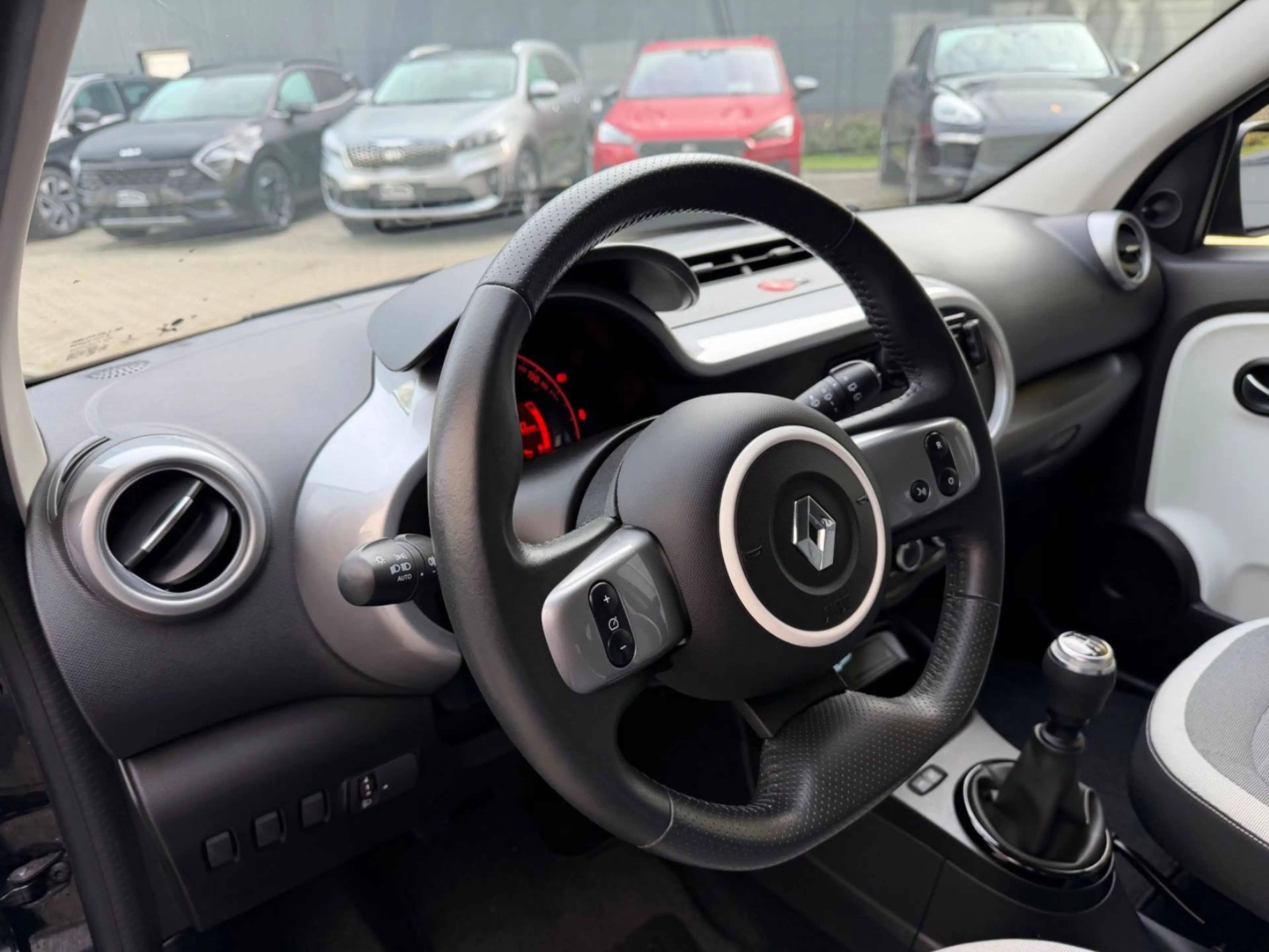 Renault Twingo Zen/KLIMA/TEMPOMA/USB/13000KM — photo 14