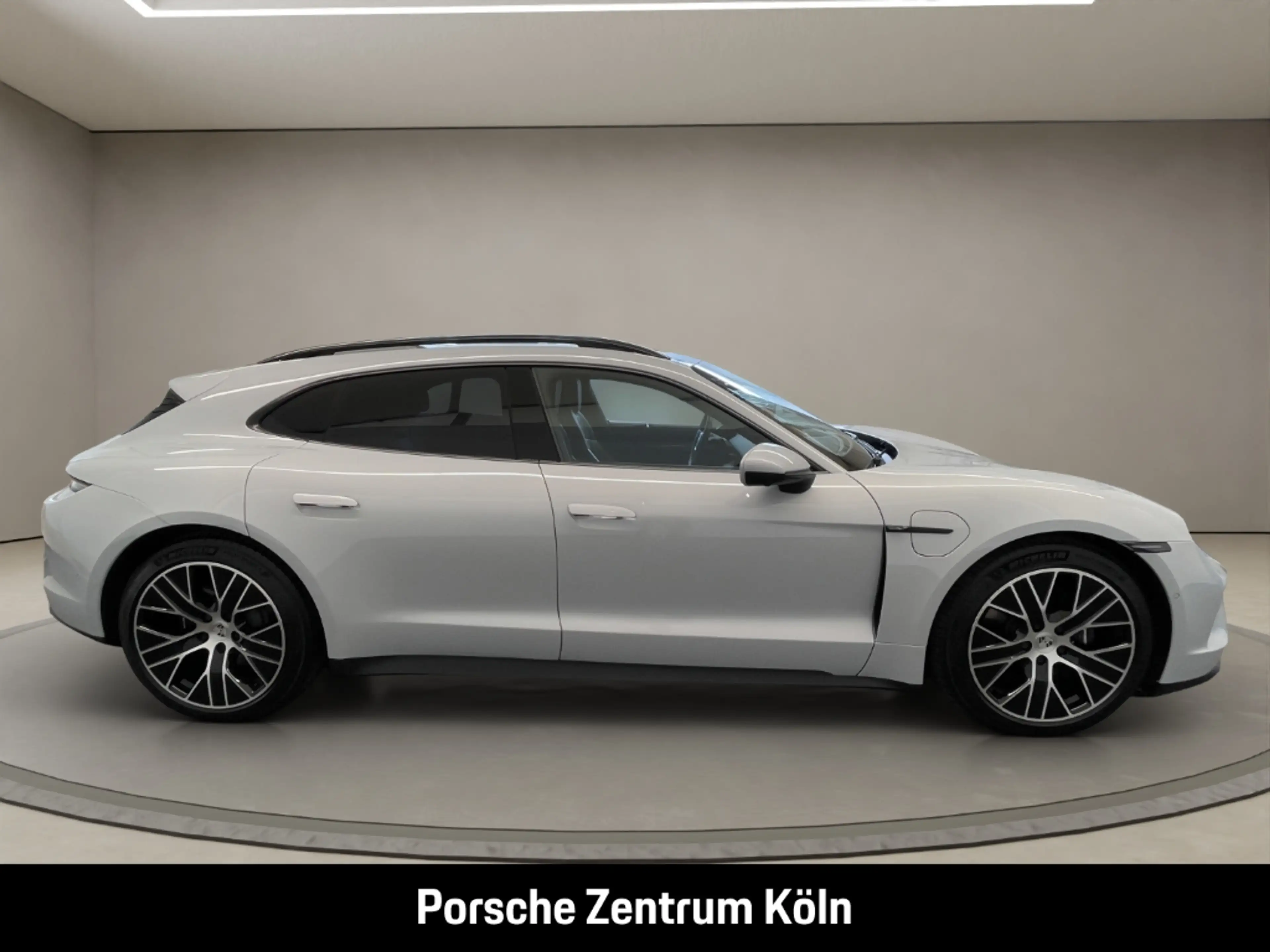 Porsche Taycan Sport Turismo InnoDrive Head-Up BOSE 20-Zoll — photo 6