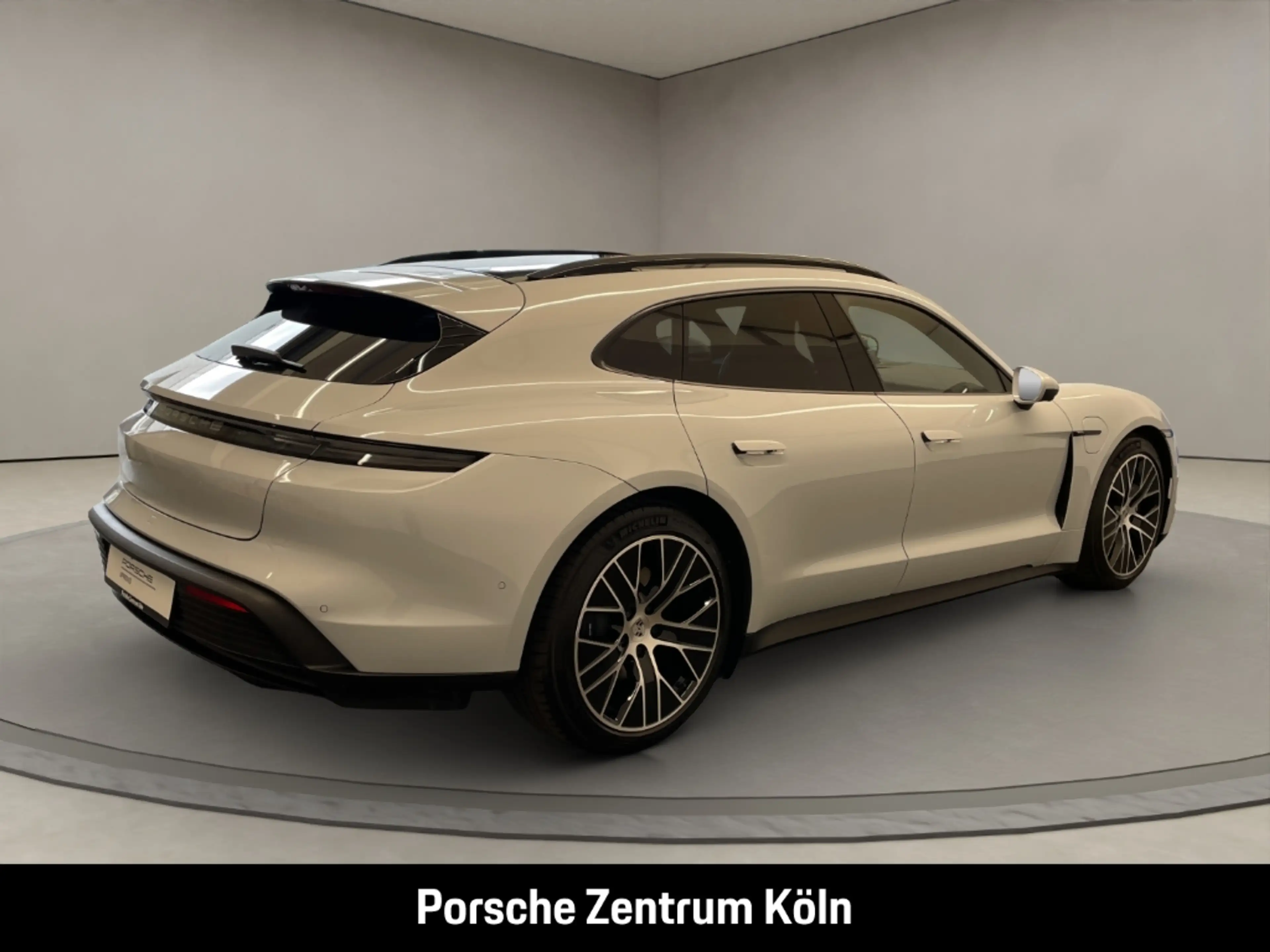 Porsche Taycan Sport Turismo InnoDrive Head-Up BOSE 20-Zoll — photo 5