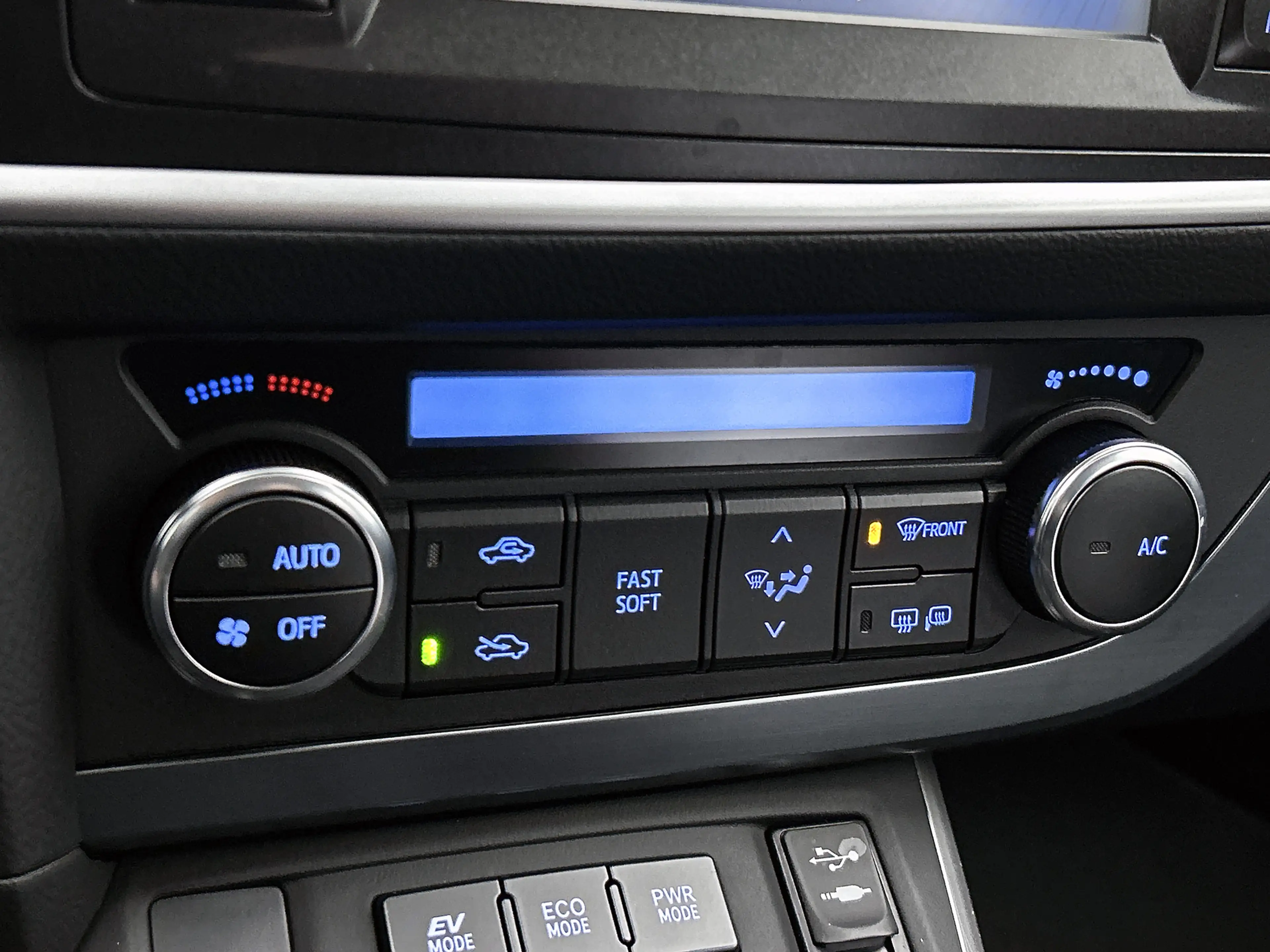 Toyota Auris 1.8 Hybrid Lease | Dealer onderhouden! | Cruise Co — photo 10