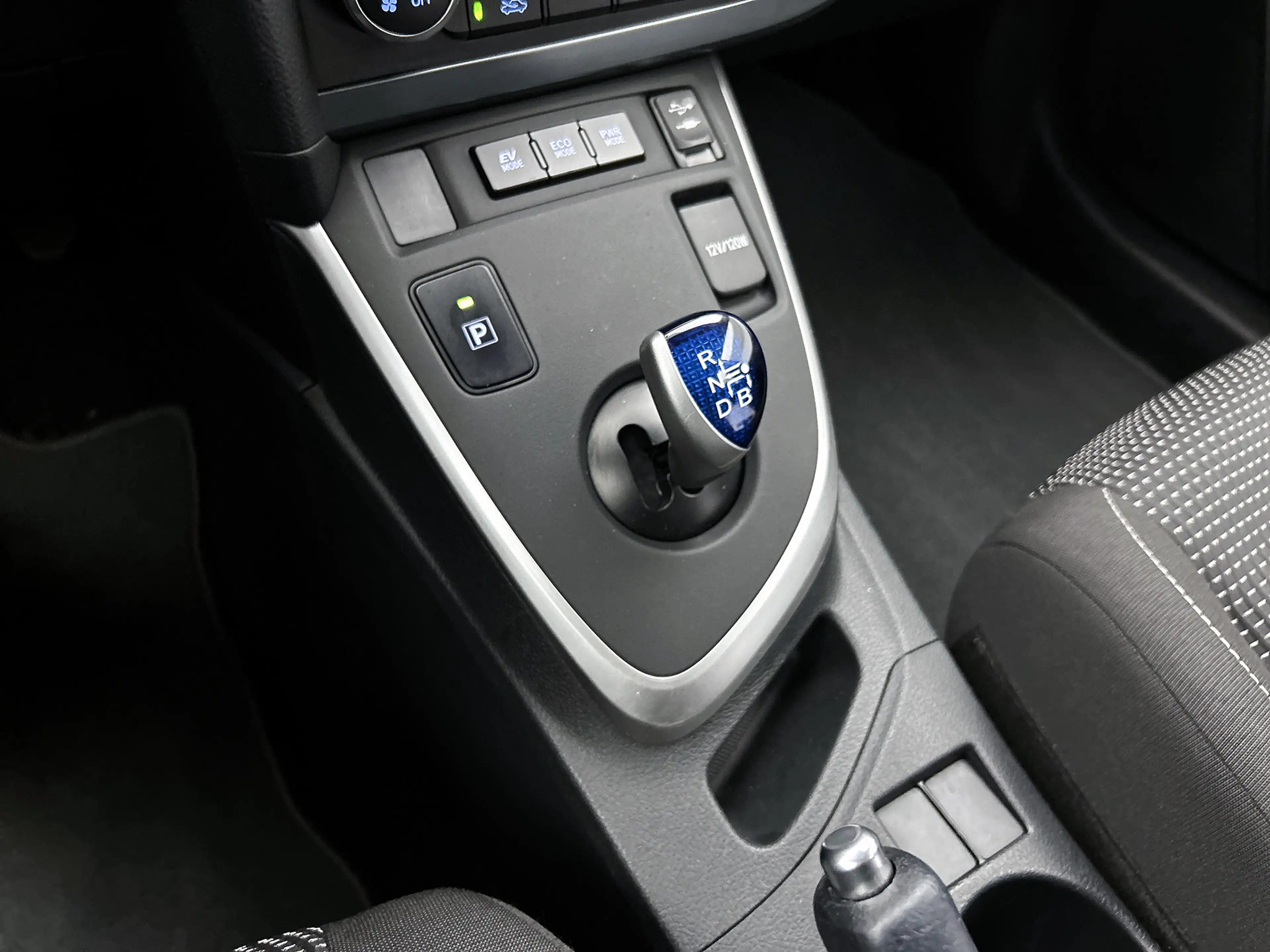 Toyota Auris 1.8 Hybrid Lease | Dealer onderhouden! | Cruise Co — photo 11