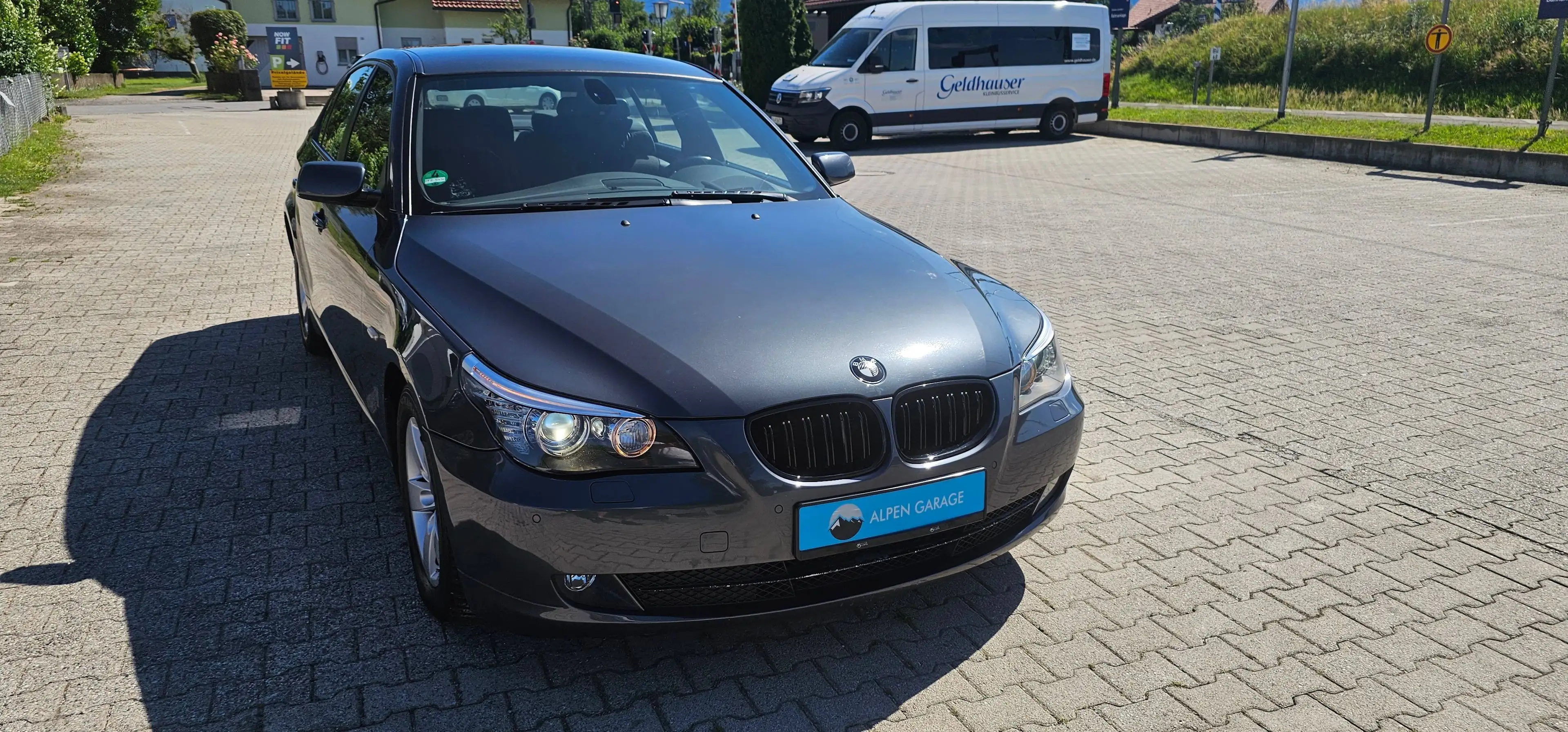 BMW 523 5er*523i*Aut.*HUD*NAVI*LEDER*2xPDC*Sportsitze*Bi-Xenon*Sitzheizung*El-Sitze*El-Lenkrad* — photo 9
