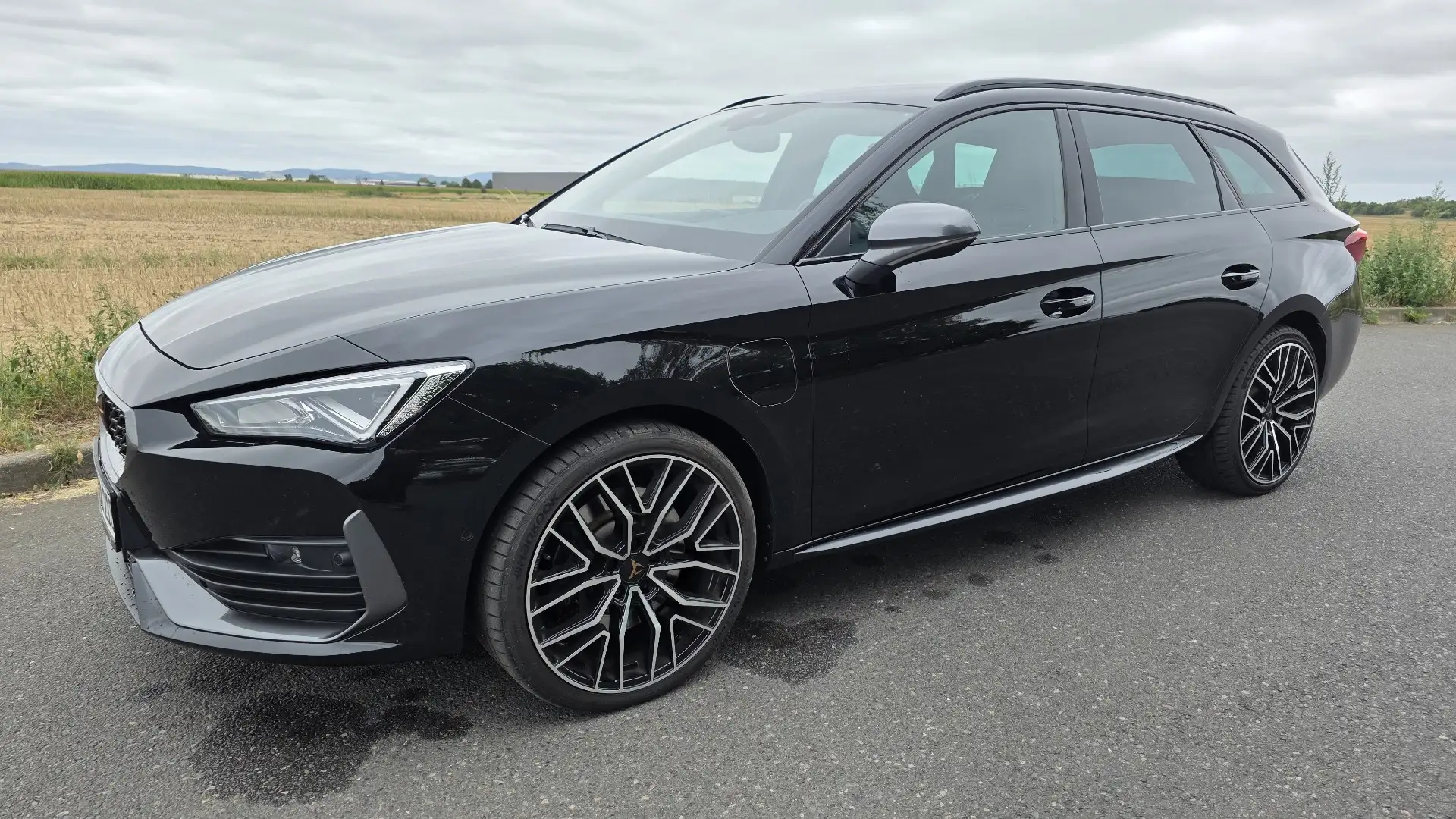 CUPRA Leon e-Hybrid Schwarz - 1