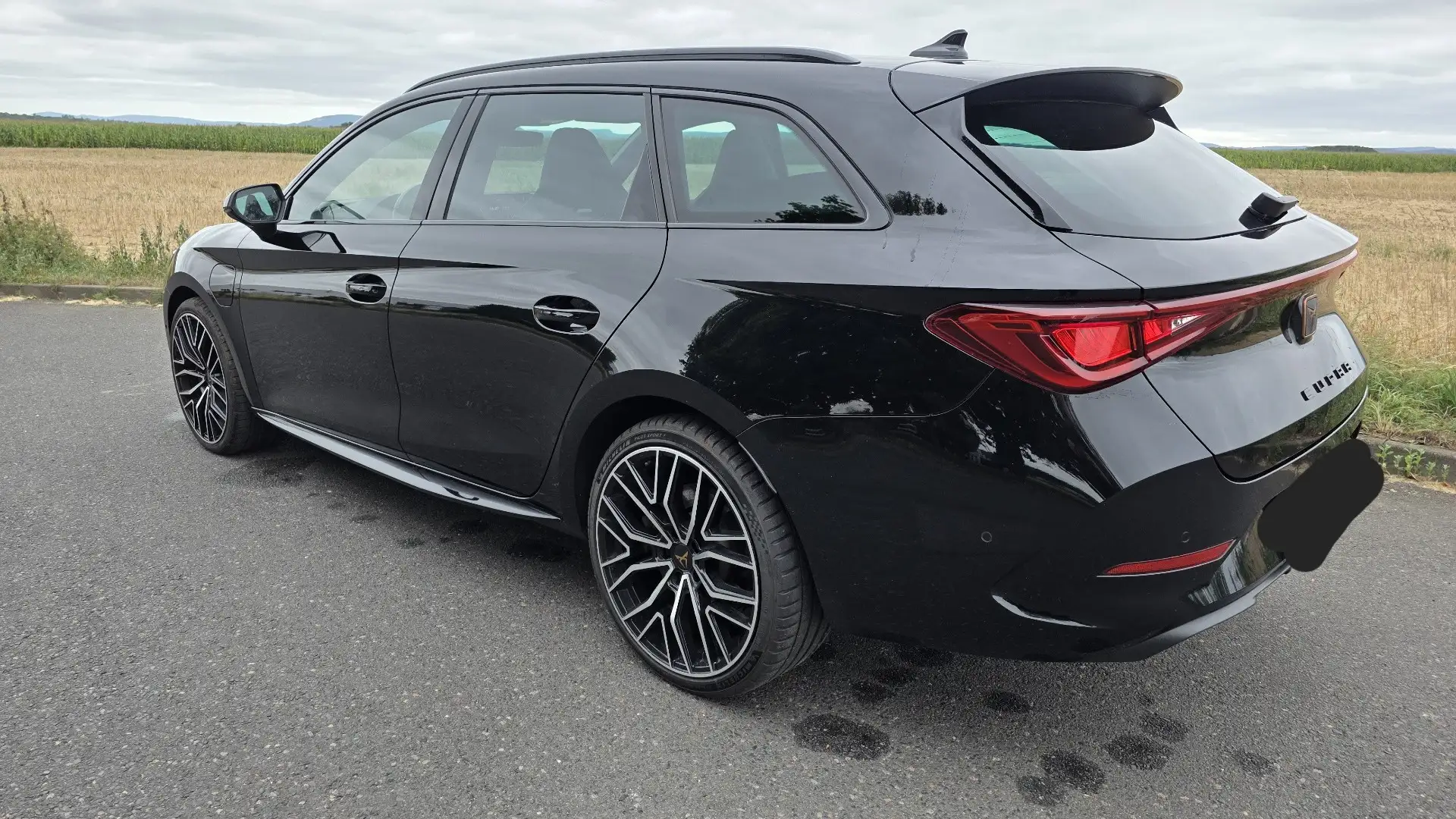 CUPRA Leon e-Hybrid Schwarz - 2