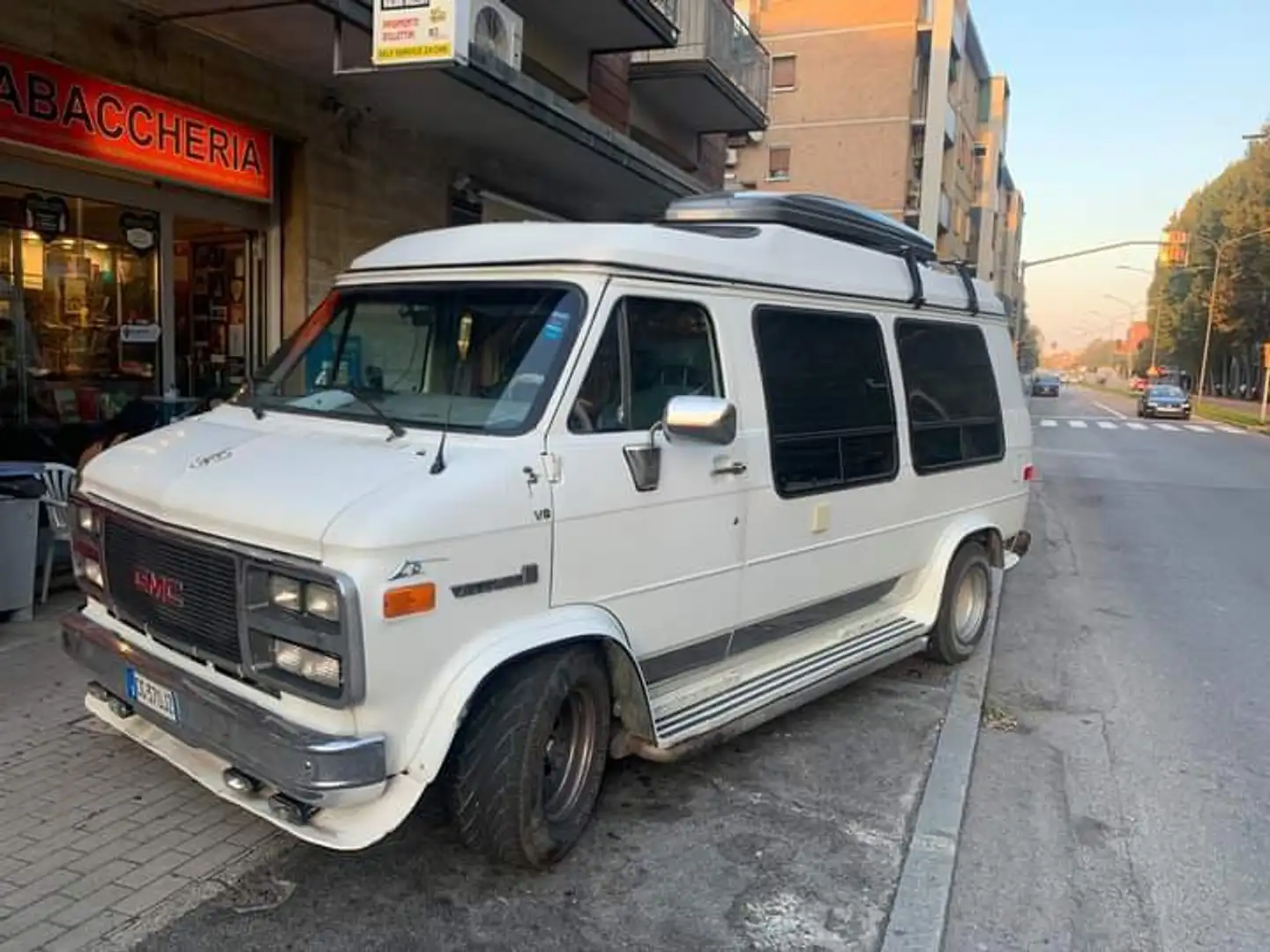 GMC Vandura 7 posti Blanc - 1