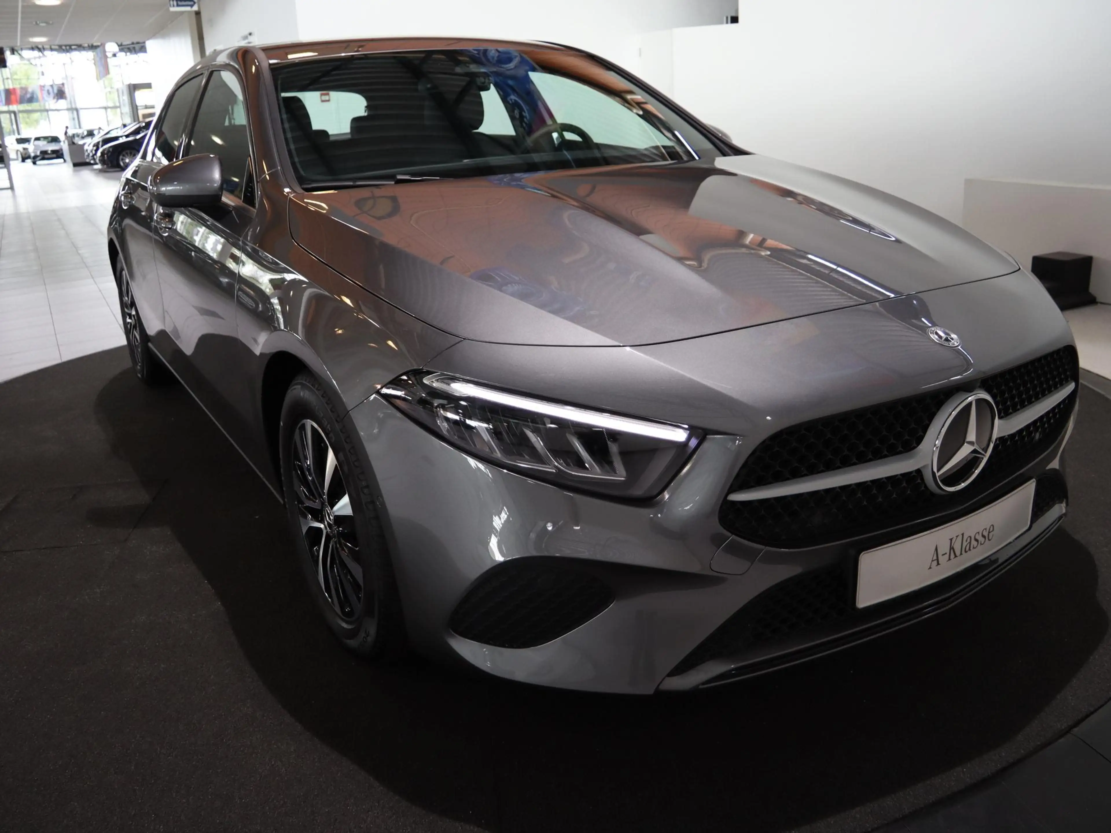 Mercedes-Benz A 180 Star Edition | Voorstoelen verwarmd | Achteruitrij — photo 7