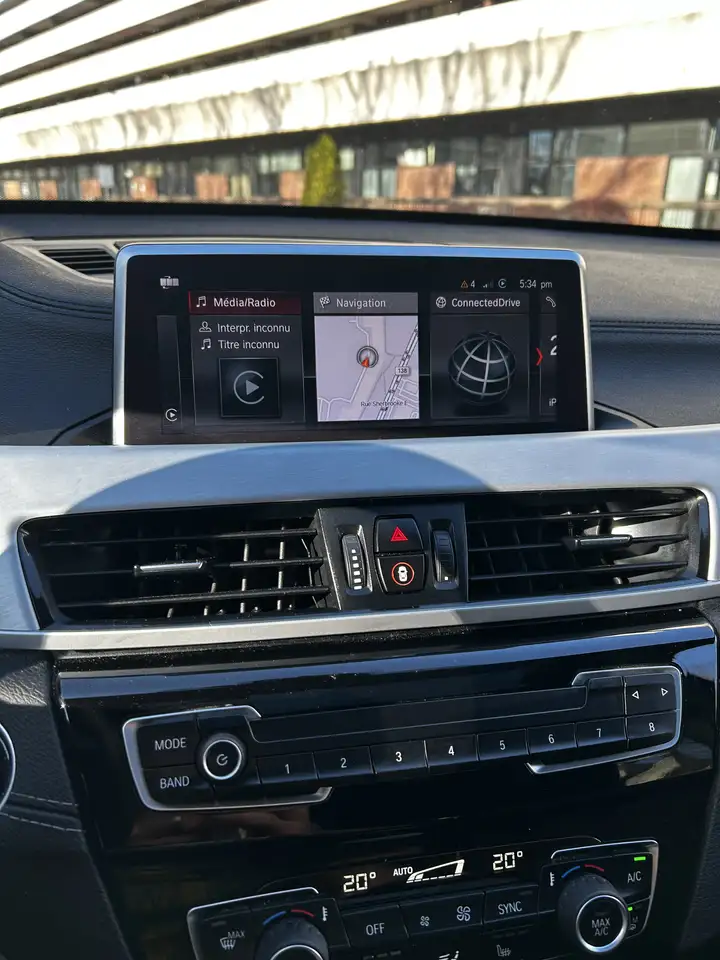 BMW X1 снимка BMW X1