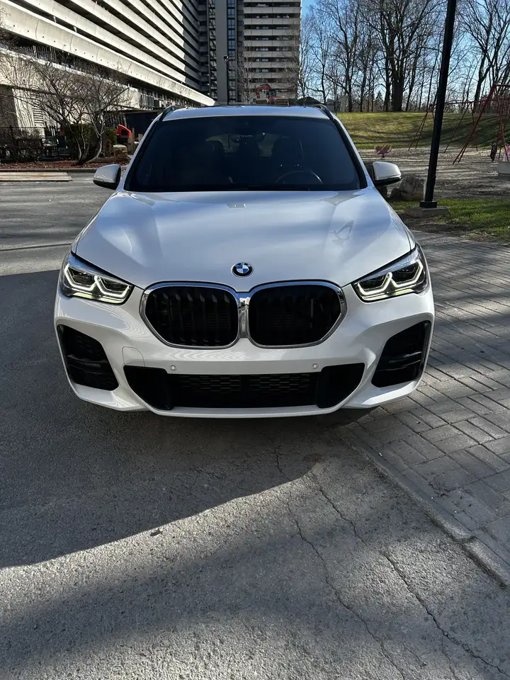 BMW X1 снимка BMW X1
