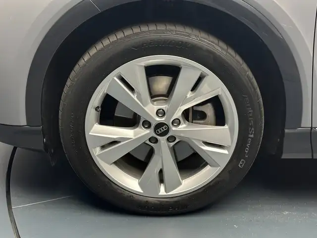 Audi Q4 e-tron view 9