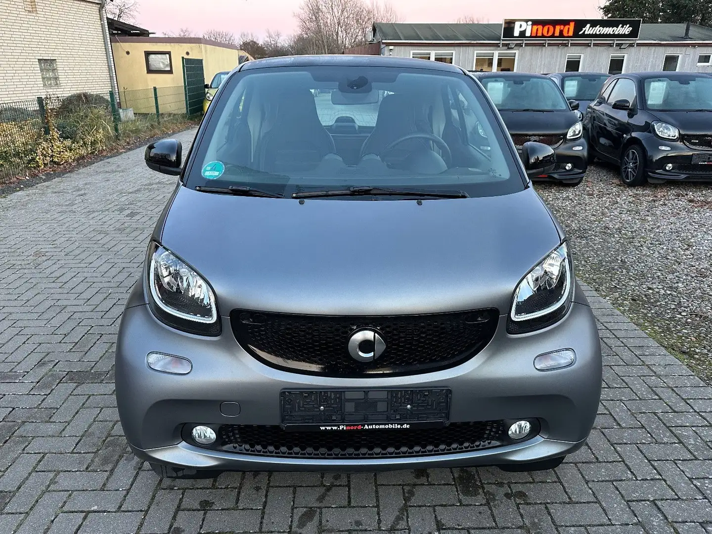 smart forTwo Prime SPORT-90PS-NAVI-LED-S.HEIZ-ALU-PDC Grau - 2
