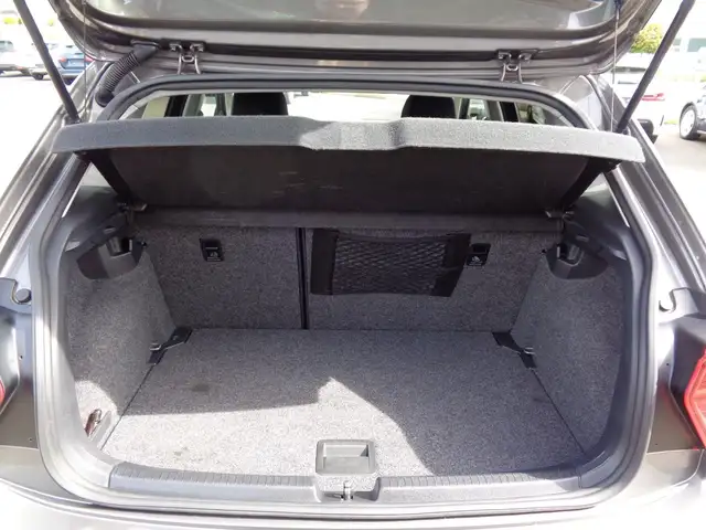 Volkswagen Polo view 9