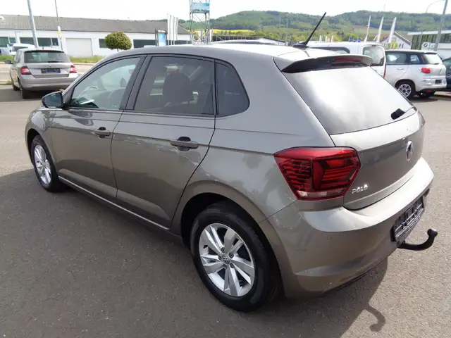 Volkswagen Polo view 6