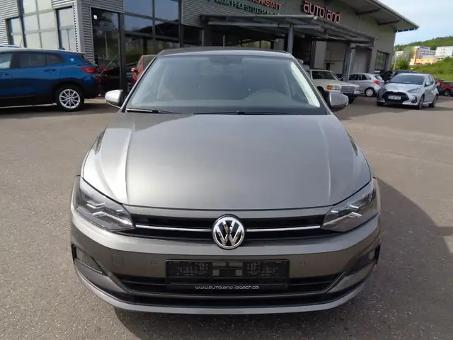 Volkswagen Polo view 2