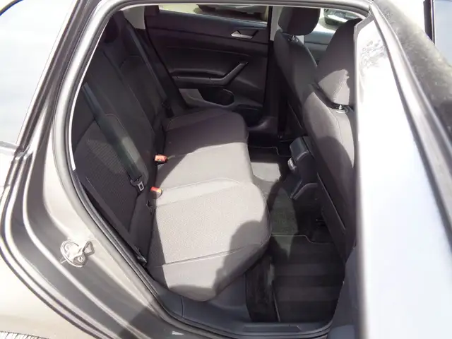 Volkswagen Polo view 10
