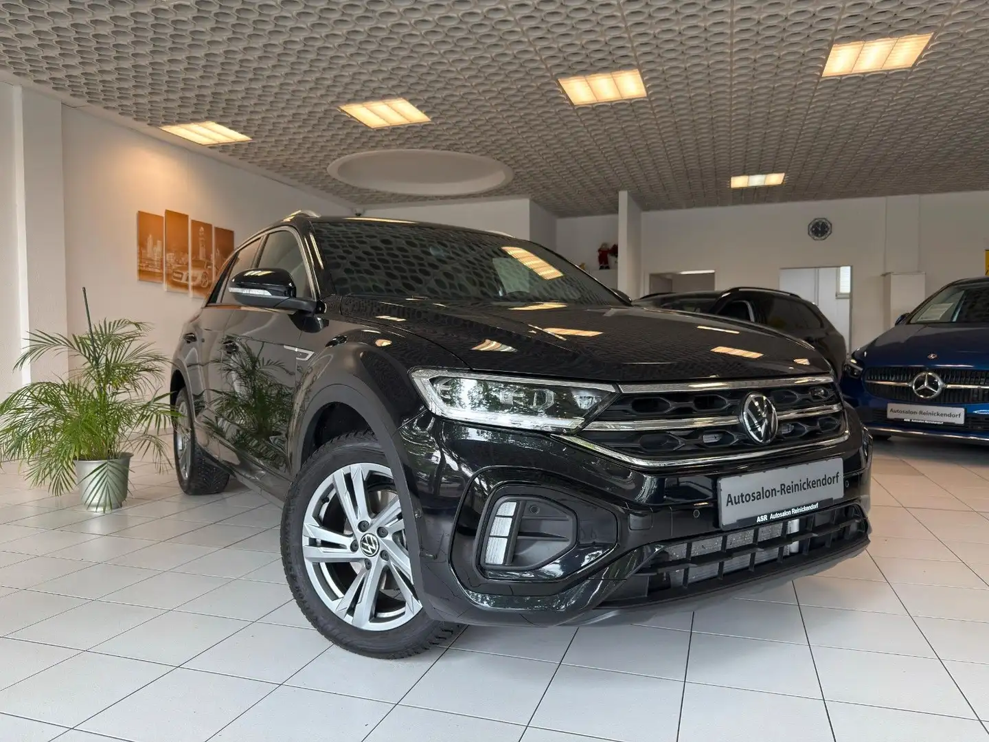 Volkswagen T-Roc 1.5TSI DSG R-Line*ACC*IQ-Lights*Navi* Zwart - 1