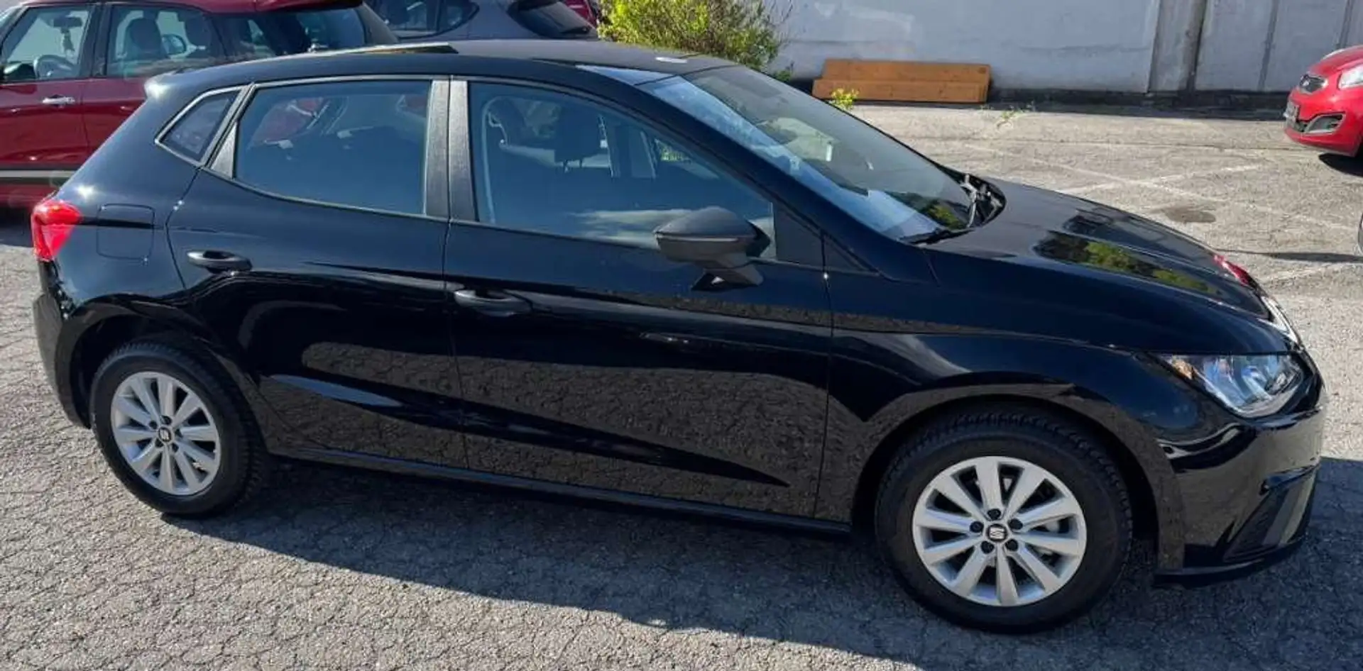 SEAT Ibiza Ibiza 1,0 Reference Reference Schwarz - 1