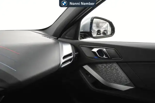 BMW 1 Series view 18