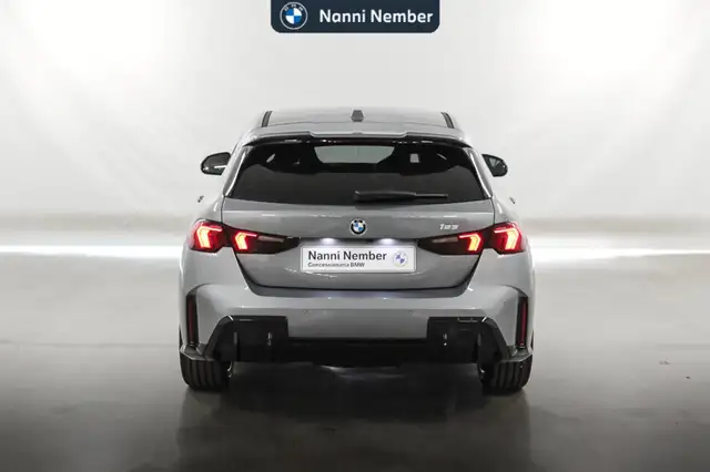 BMW 1 Series view 4