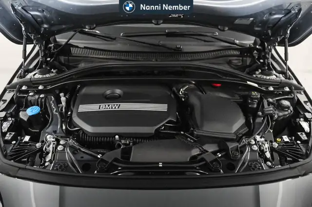 BMW 1 Series view 22
