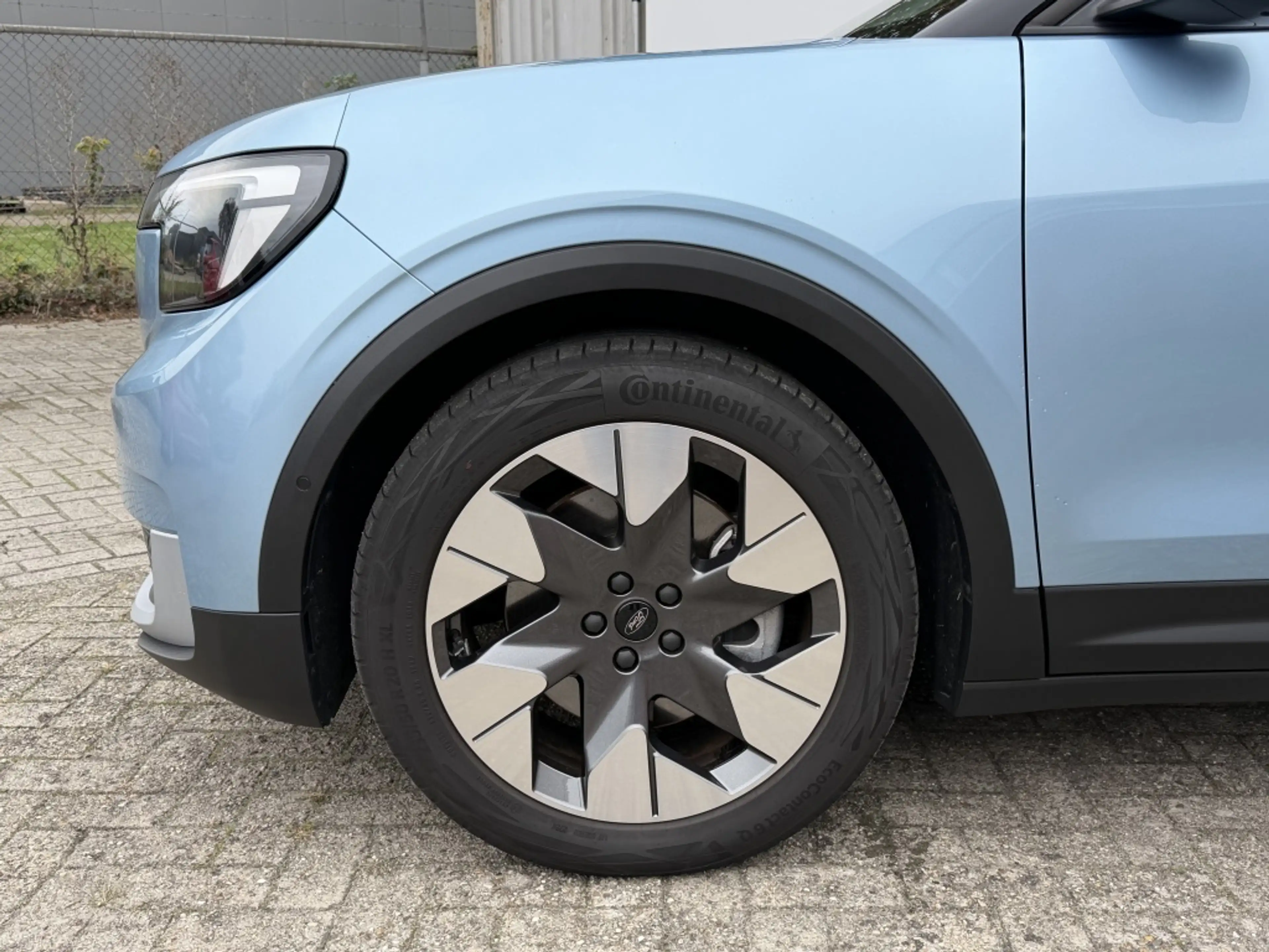 Ford Explorer Prem ExtR RWD 77 kWh — photo 4