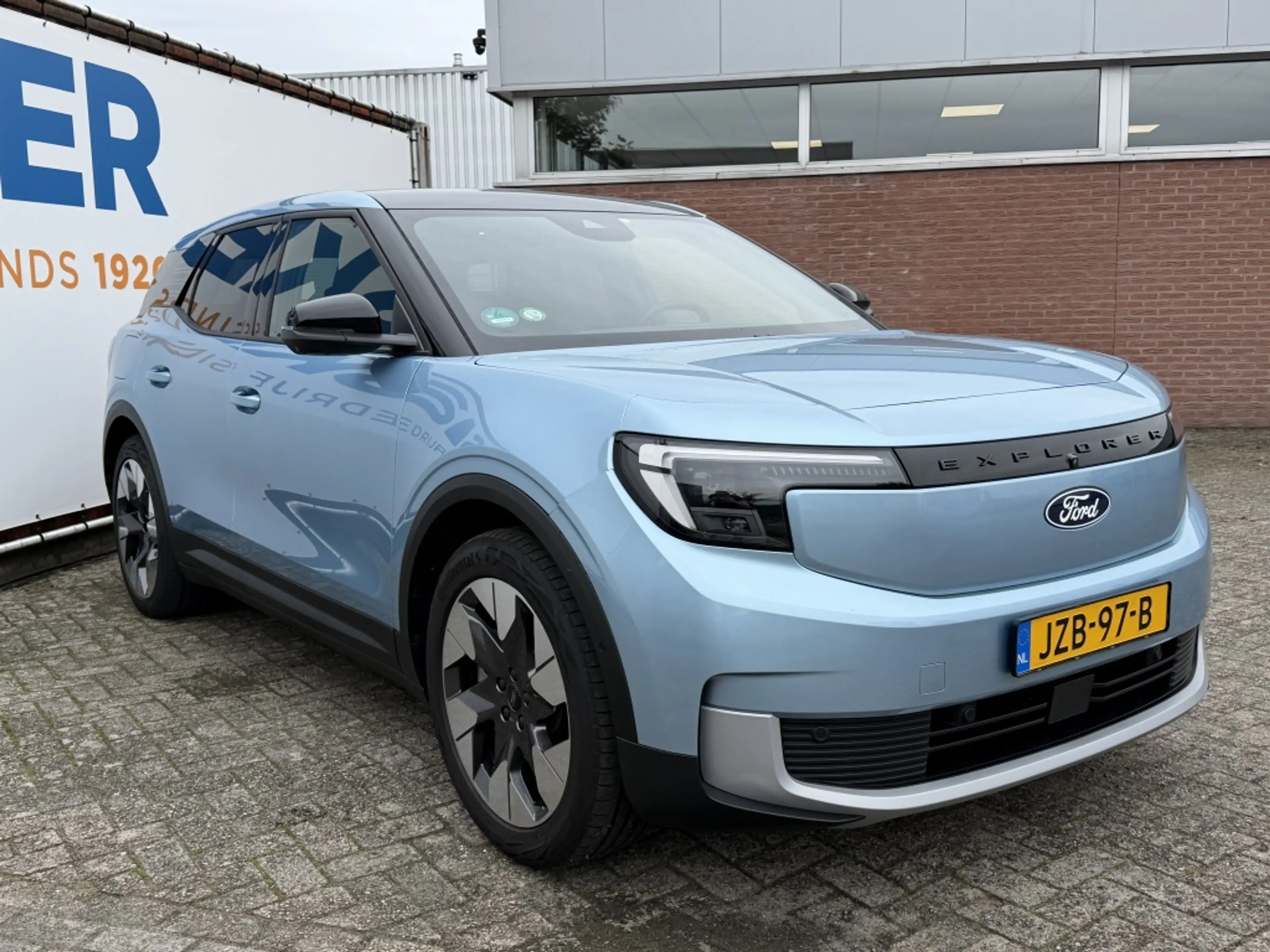 Ford Explorer Prem ExtR RWD 77 kWh — photo 3