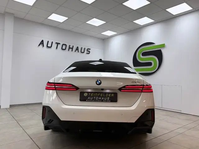 BMW M view 6