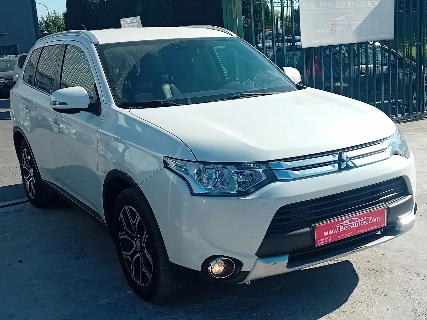 Mitsubishi Outlander 2.2 DI-D 4WD Instyle Blanc - 1