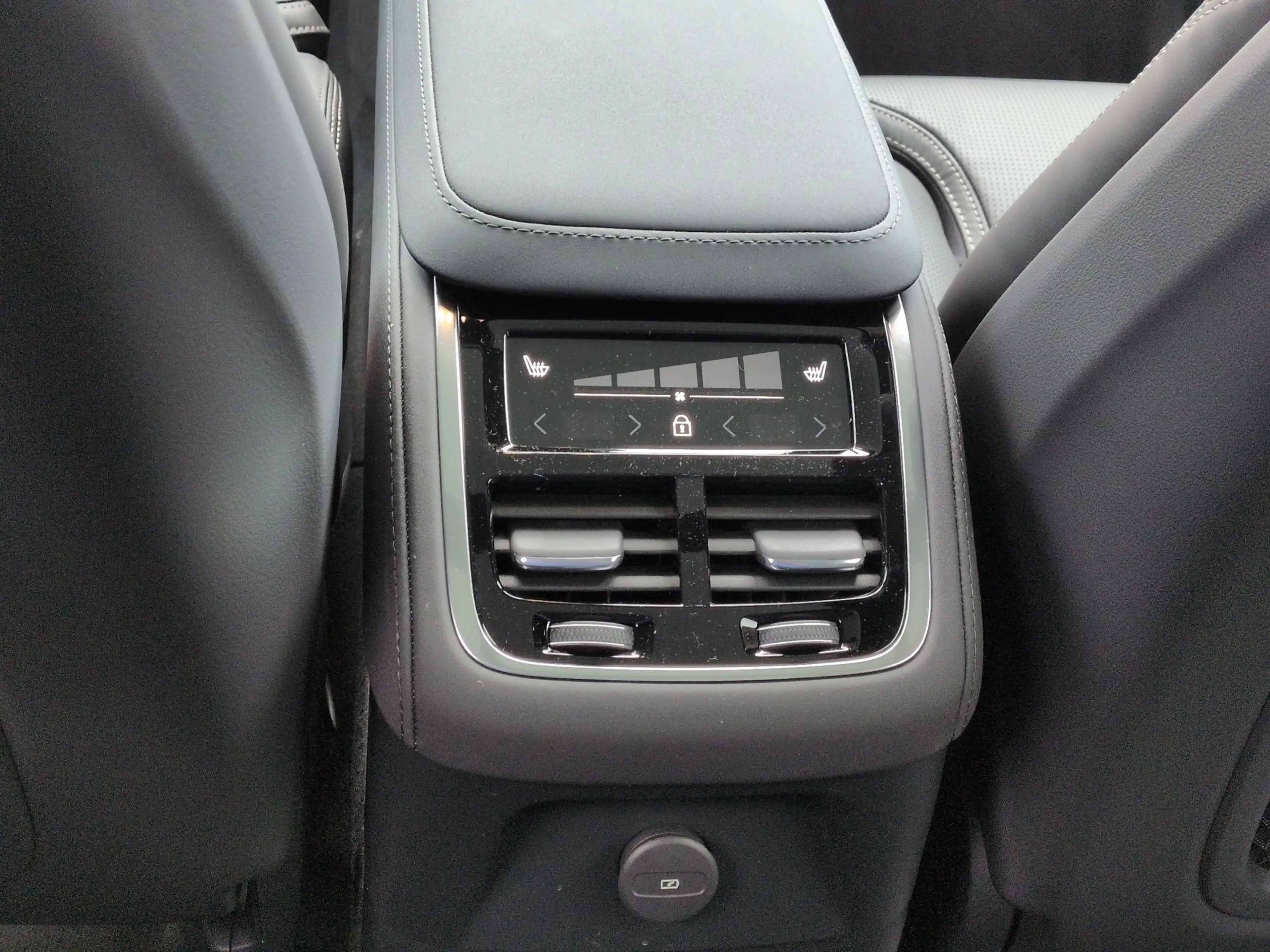 Volvo XC90 XC90 T8 AWD Ultra Bright+Nappa+Massage+21" — photo 11