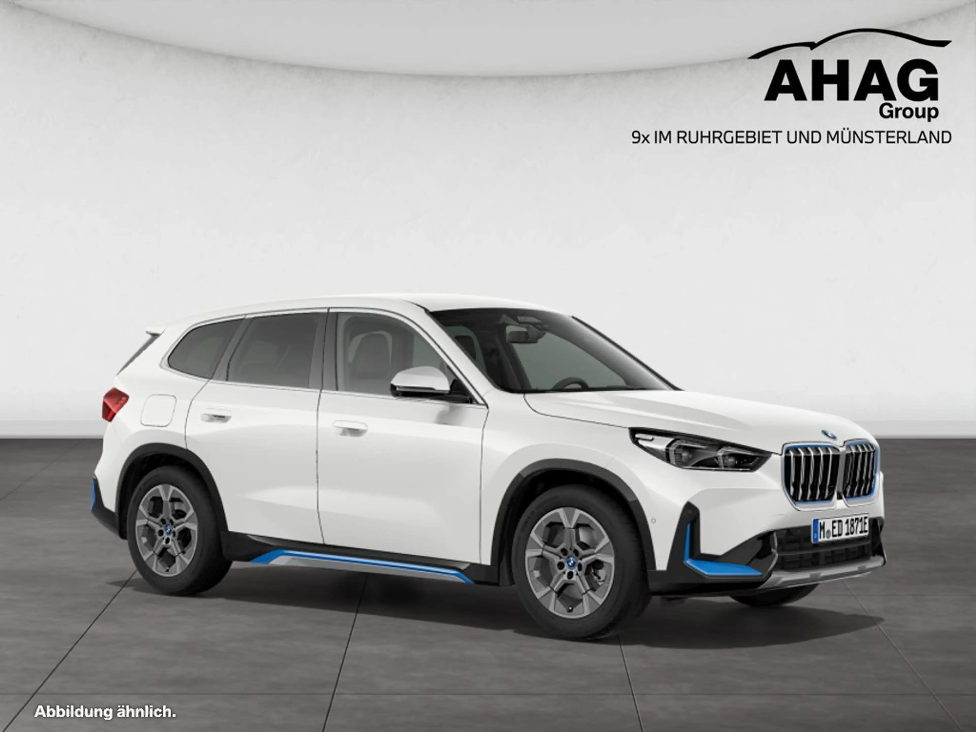BMW iX1 xDrive30  xLine — photo 9