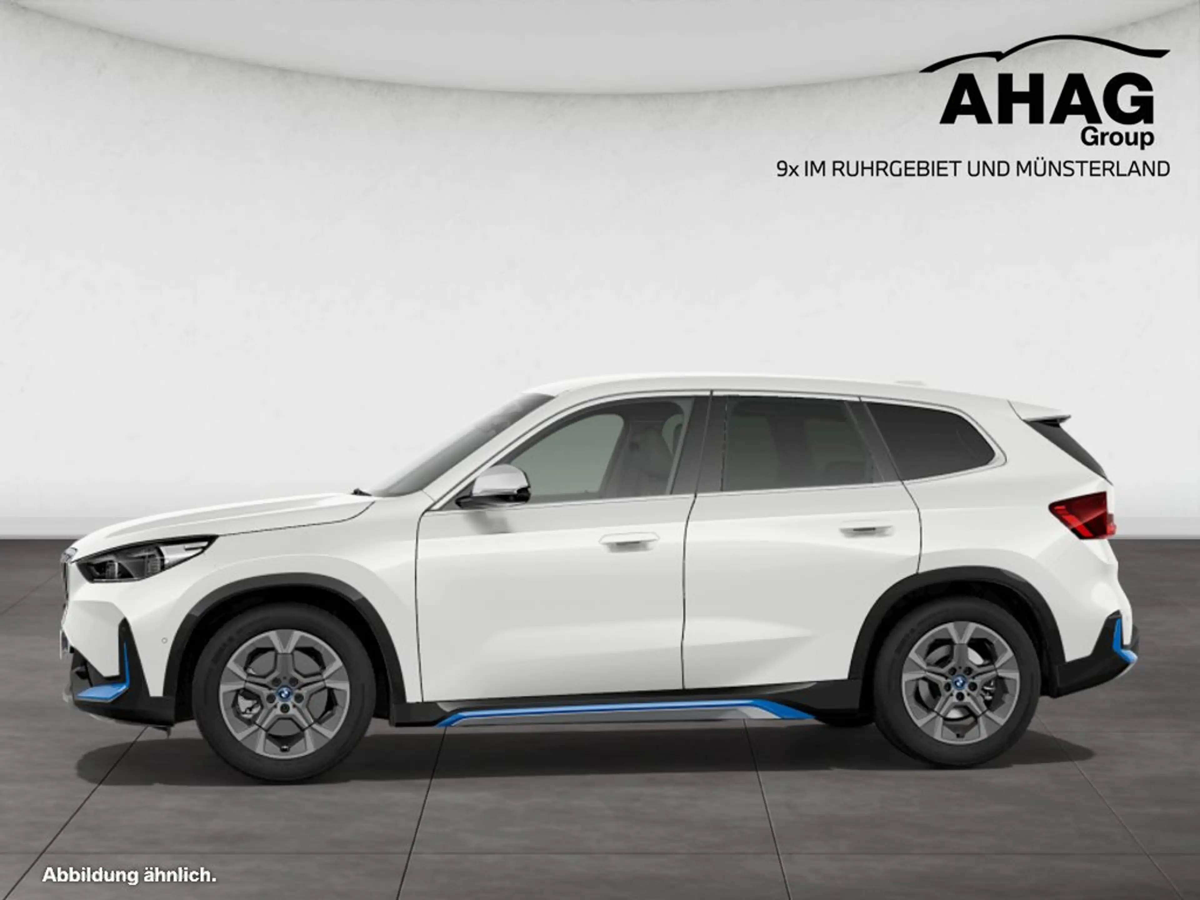 BMW iX1 xDrive30  xLine — photo 5