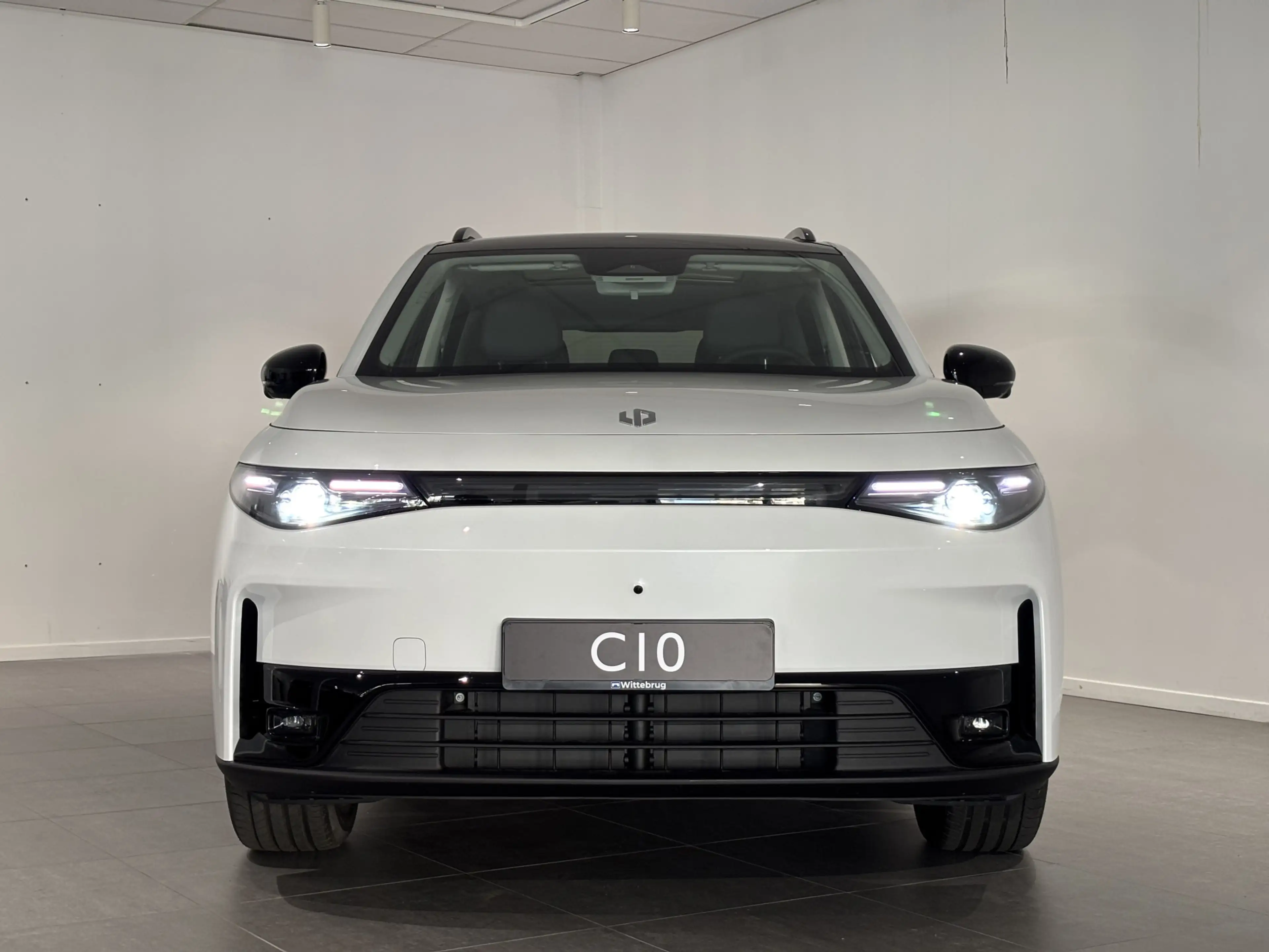 Leapmotor C10 Design REEV 28.4 kWh — photo 10