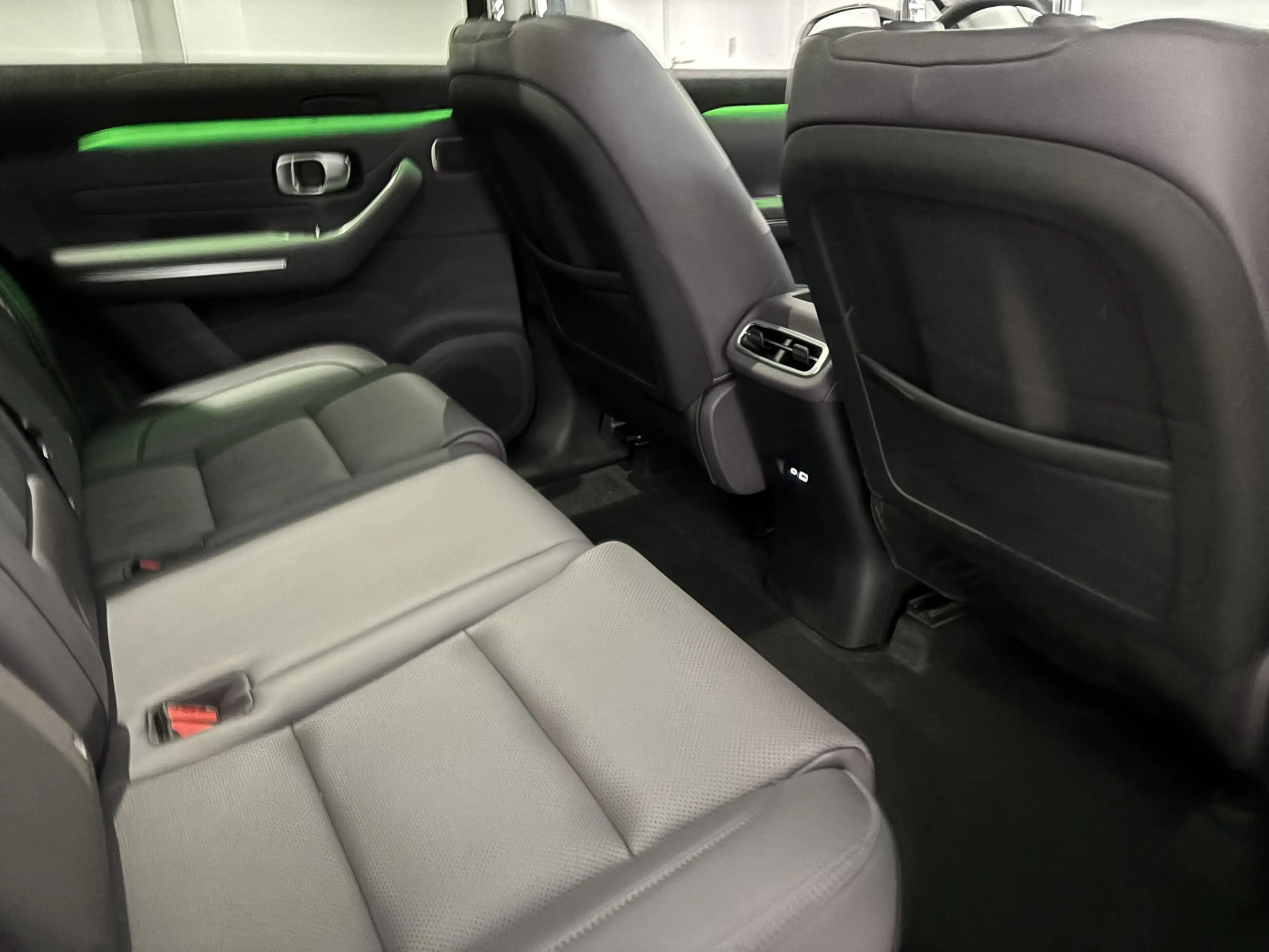 Leapmotor C10 Design REEV 28.4 kWh — photo 8