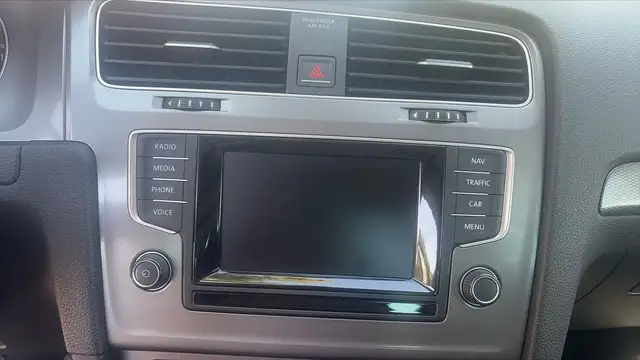 Volkswagen Golf view 13