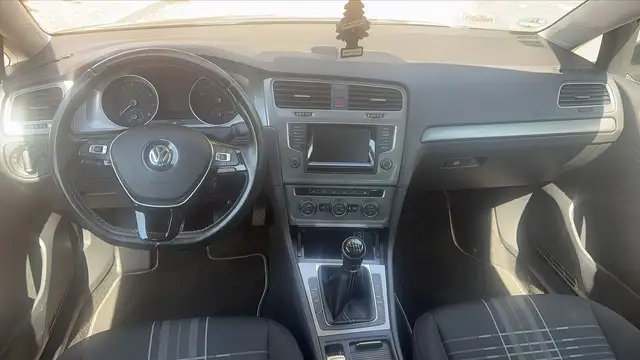 Volkswagen Golf view 11